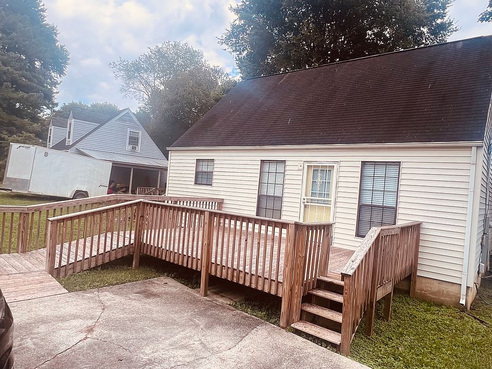 1st image of 1916 Woodrow Dr
