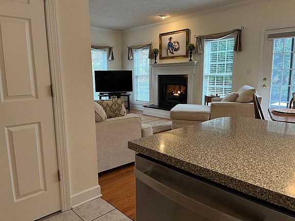 3rd image of 101 Vienna Dr