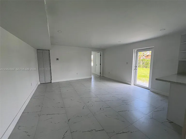 705 E 20th St — Photo 8