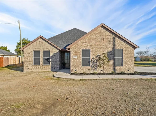 707 Barton Ave, Glenn Heights, TX 75154