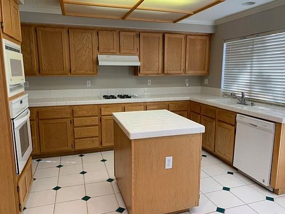 2nd image of 29605 Southwood Ln