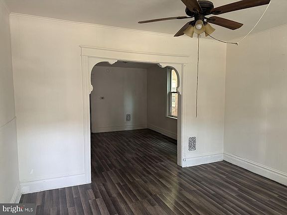 2nd image of 1825 Boas St