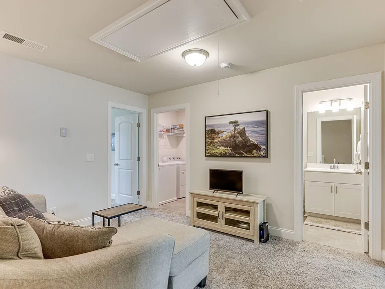 806 Arrington Way — Photo 9