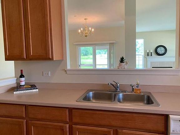 4th image of 2745 Acorn Ct #0