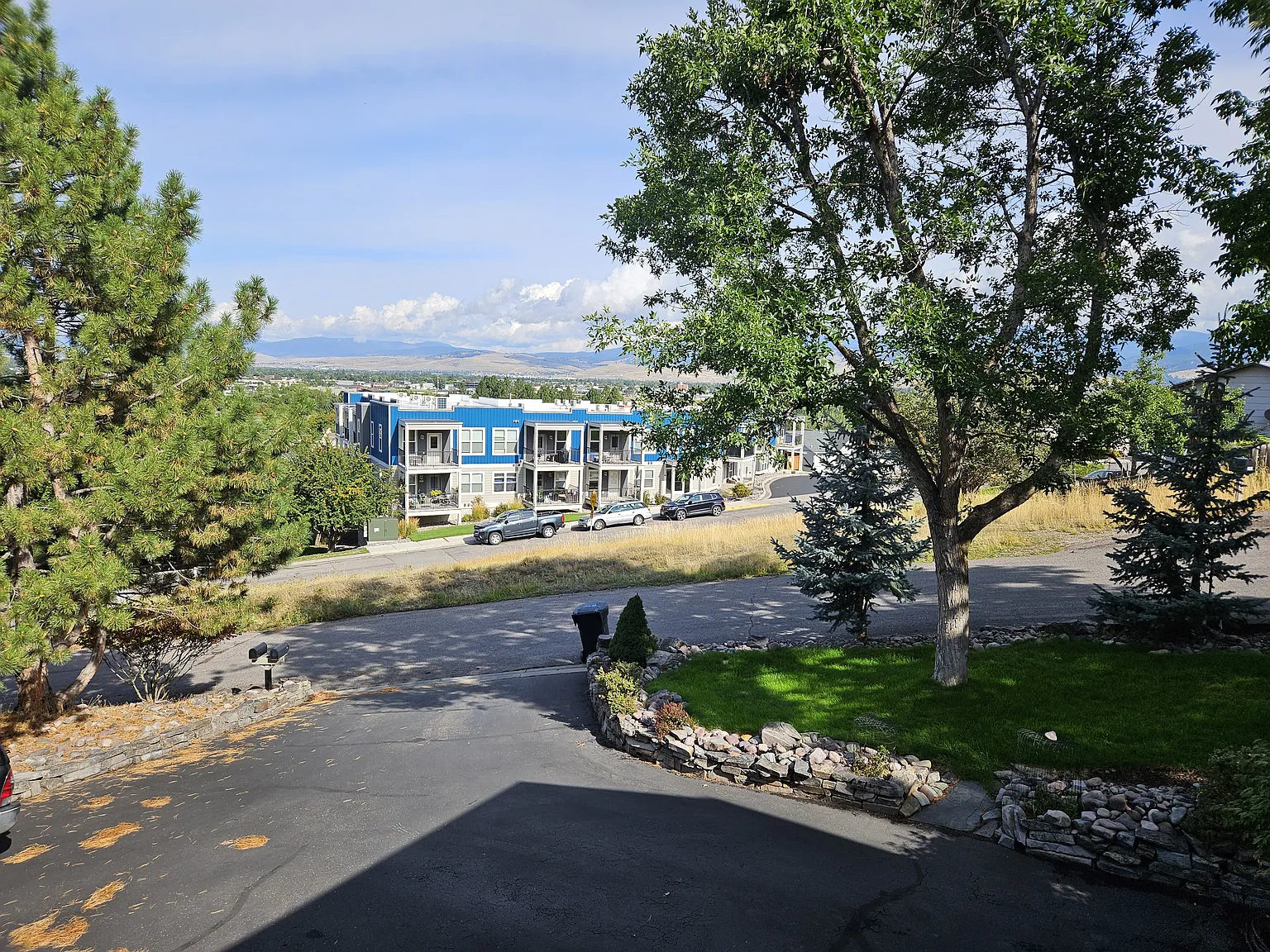 2 bed, 1050 sqft, $1,450 — Photo 4