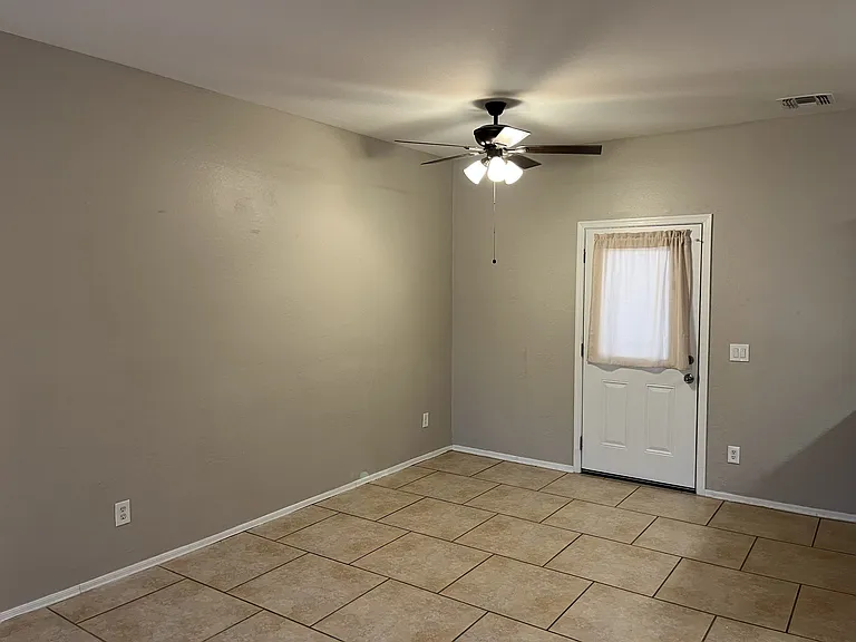 2300 E Magma Rd #28 — Photo 9