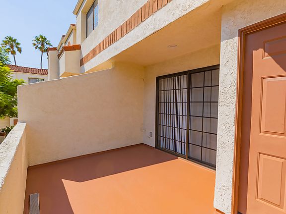 2nd image of 2971 Plaza Del Amo Unit 306