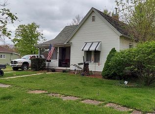 302 E Spruce St, Shelbina, MO 63468