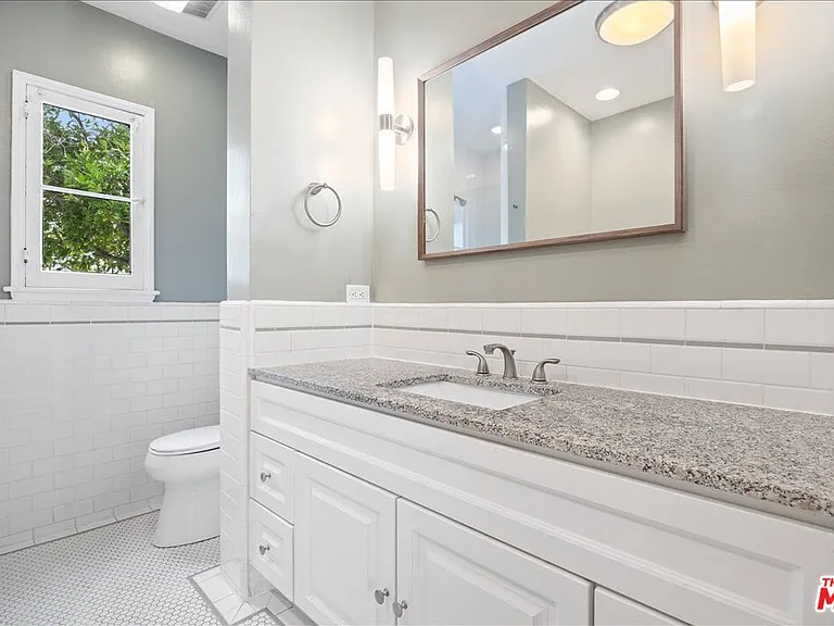 4328 Goodland Ave — Photo 25