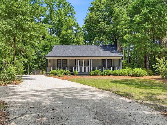 2nd image of 209 Moss Dale Ln.