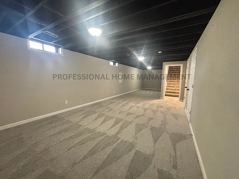430 N Reno Ave — Photo 6