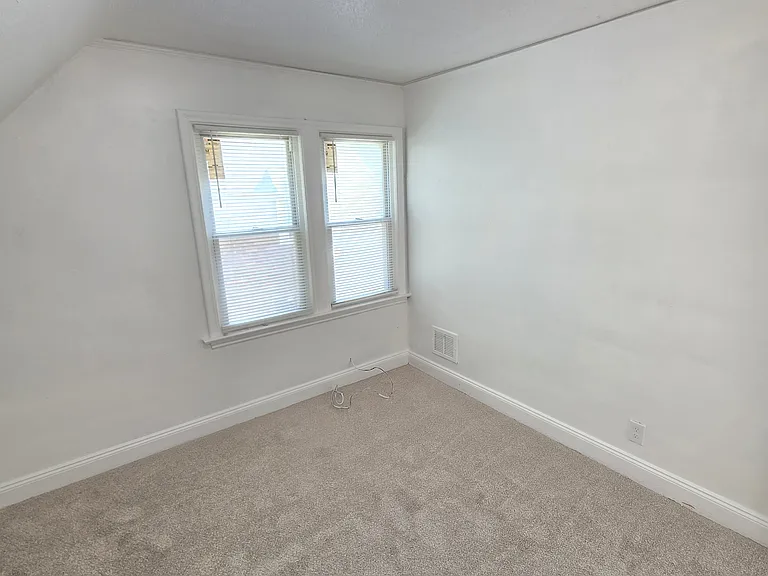 10006 Mark Twain St — Photo 34