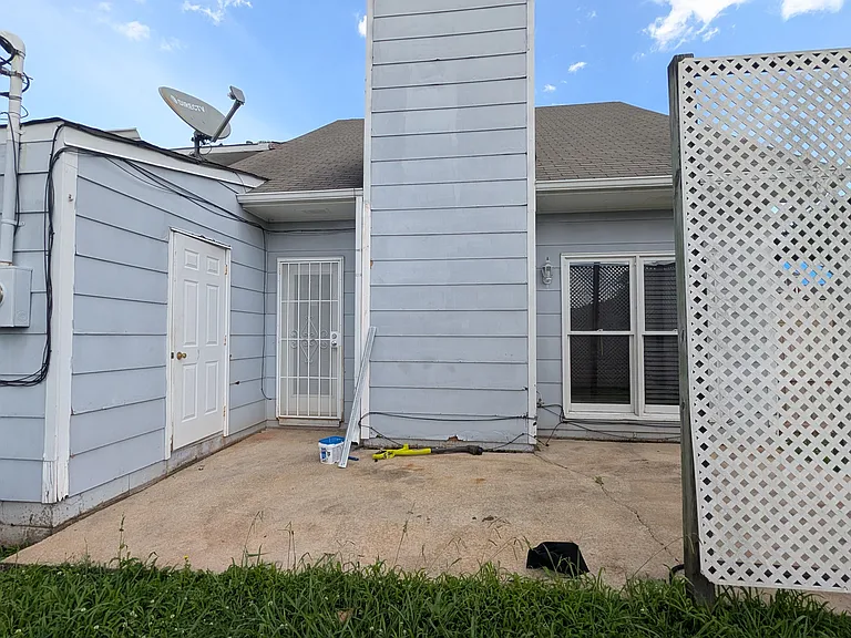 4757 Cheshire Cir — Photo 10