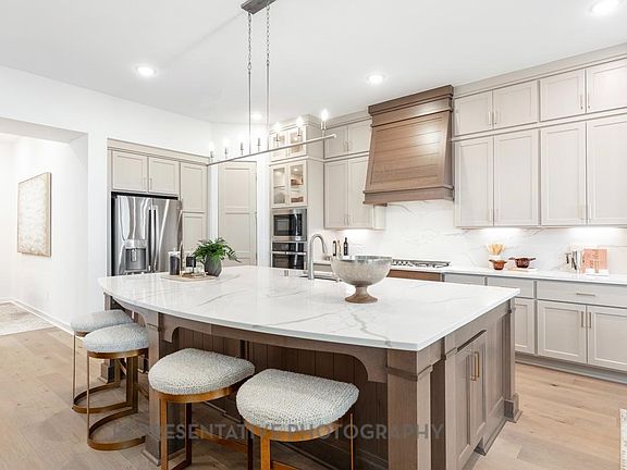 2nd image of 2751 Prestonshire Ln