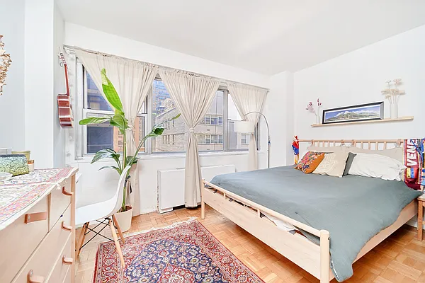 Rented by SERHANT. | media 4