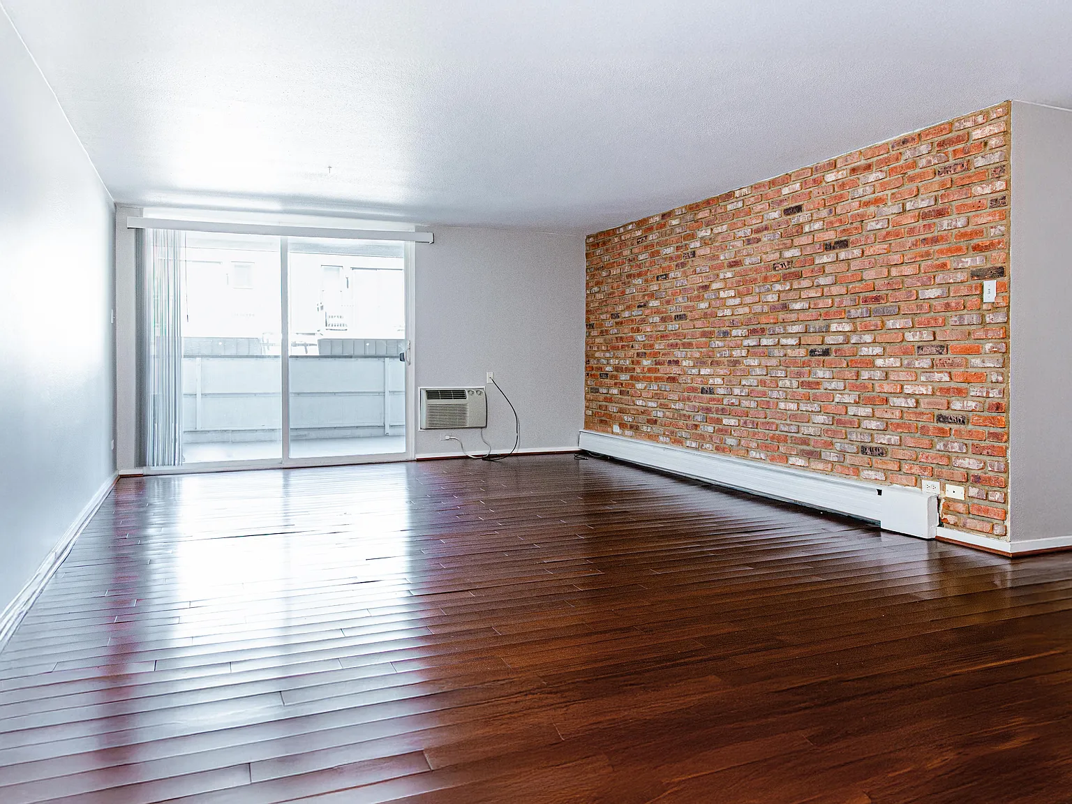1029 E 8th Ave — Photo 3