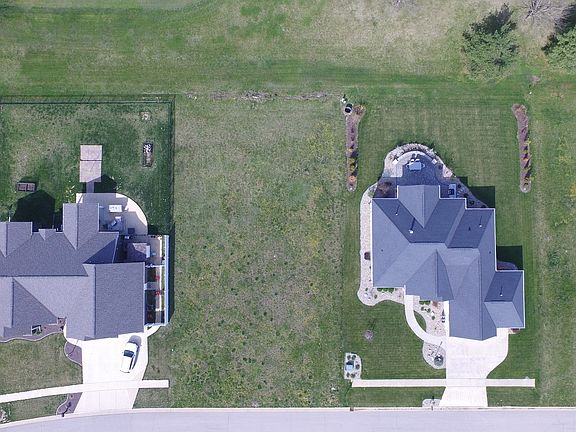 3rd image of 1409 Railside Dr