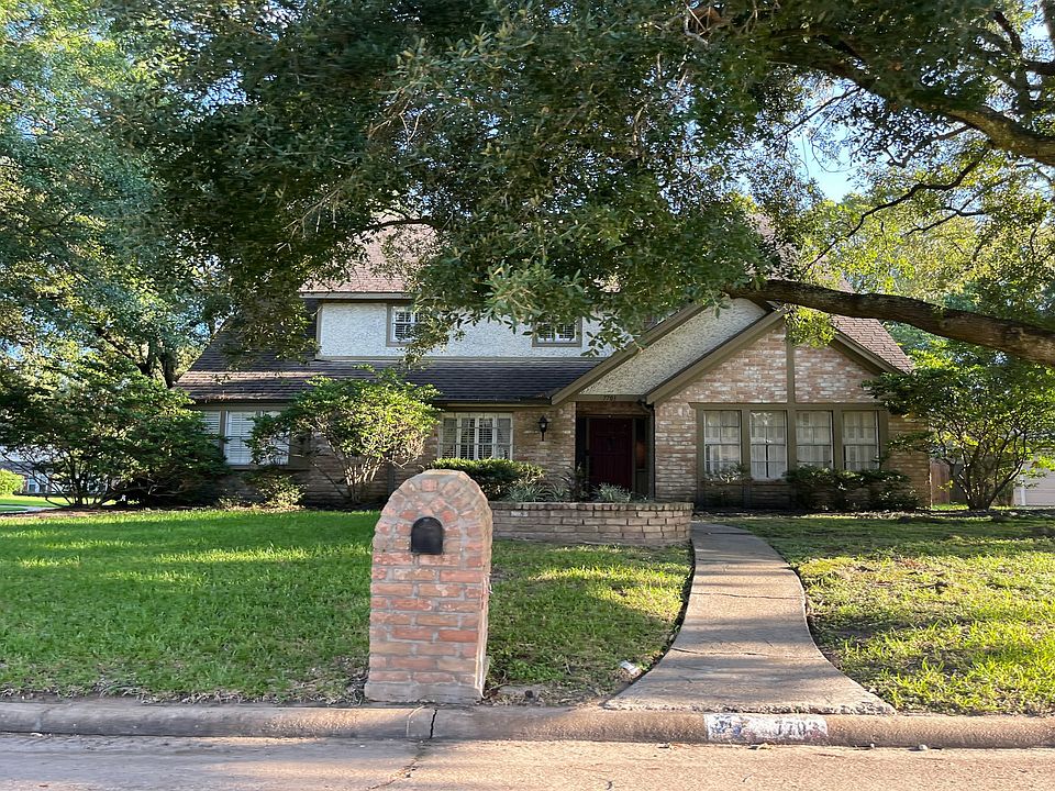 1st image of 7703 Hurst Forest Dr