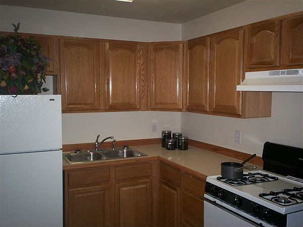 Calais kitchen 1