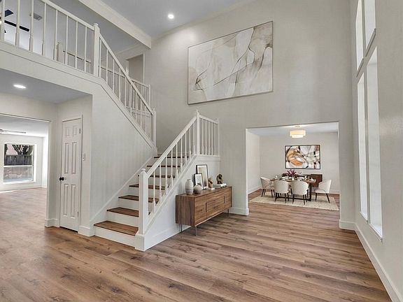 3rd image of 2109 Bay Hill Dr