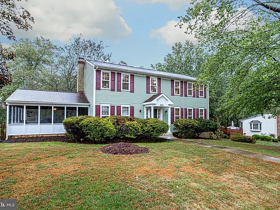2nd image of 6857 Grande Ln
