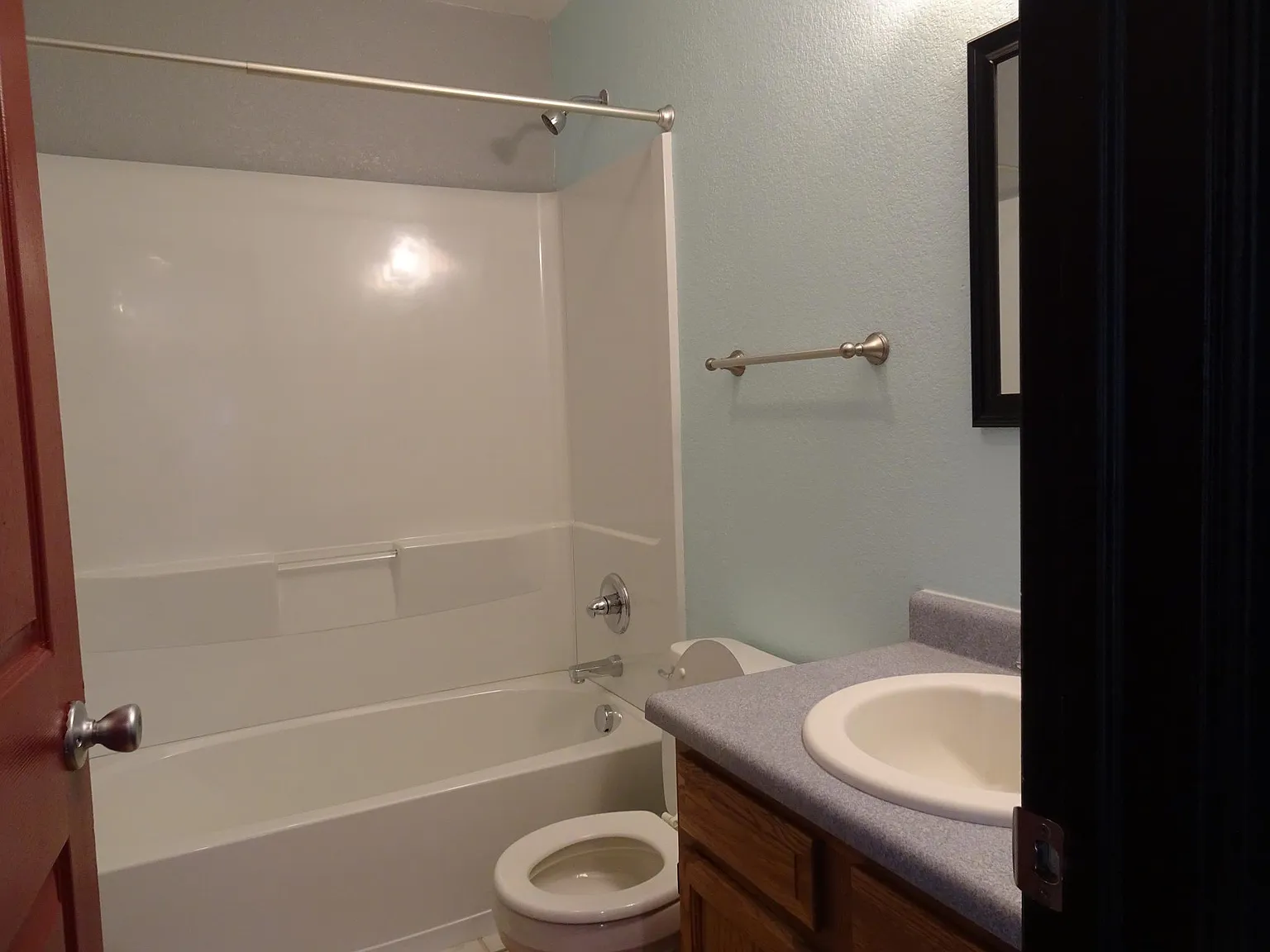 3 bed, 2591 sqft, $2,300 — Photo 3