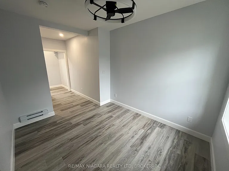 243 Dufferin St #UPPER FRONT — Photo 13