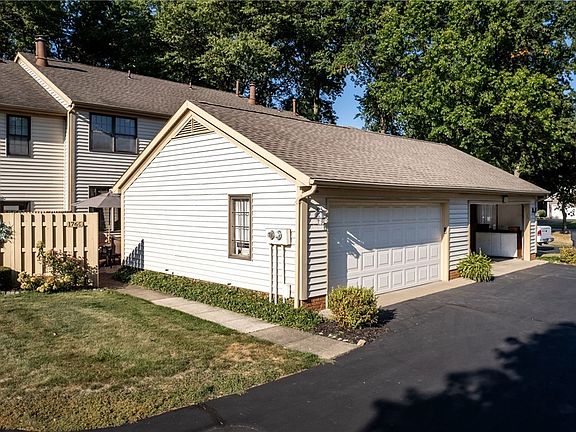 3rd image of 176 Talsman Dr Unit C