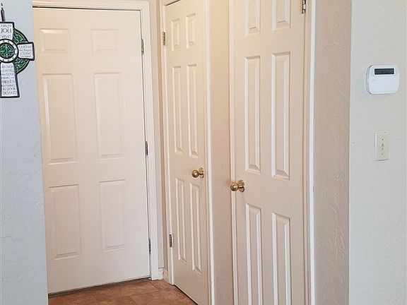 4th image of 606 NE 135th St