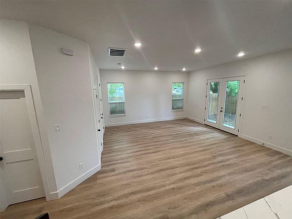 5th image of 5312 Denmark St