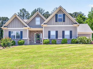 1171 Sterling Lake Dr, Jefferson, GA 30549