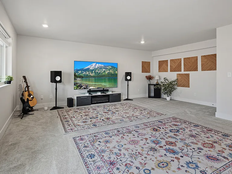 14999 NW Evelyn St — Photo 37
