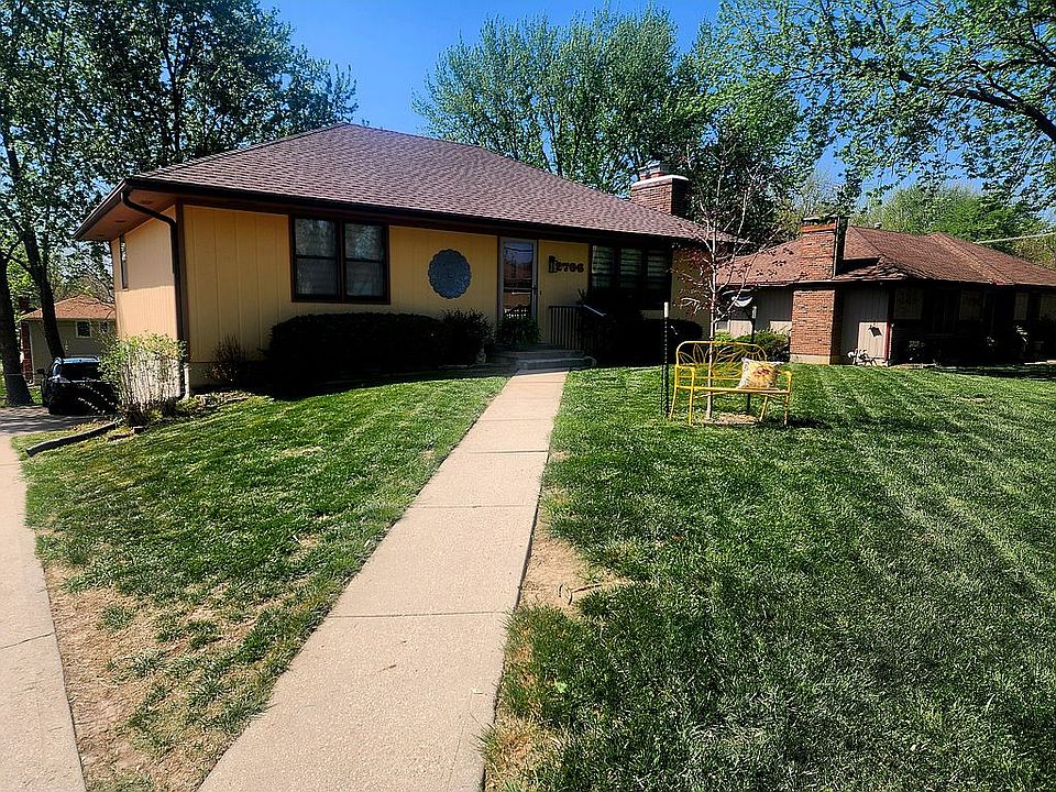 1st image of 2706 S 15th St