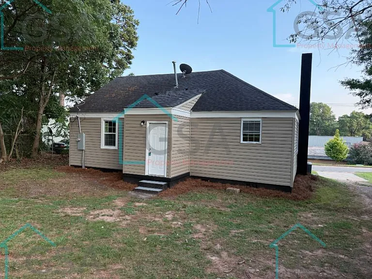 694 Saxon Ave — Photo 23