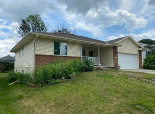 315 E Ferndale Dr, Council Bluffs, IA 51503