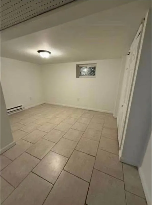 2 bed, 1.0 bath, 9999 sqft, $1,450 — Photo 1