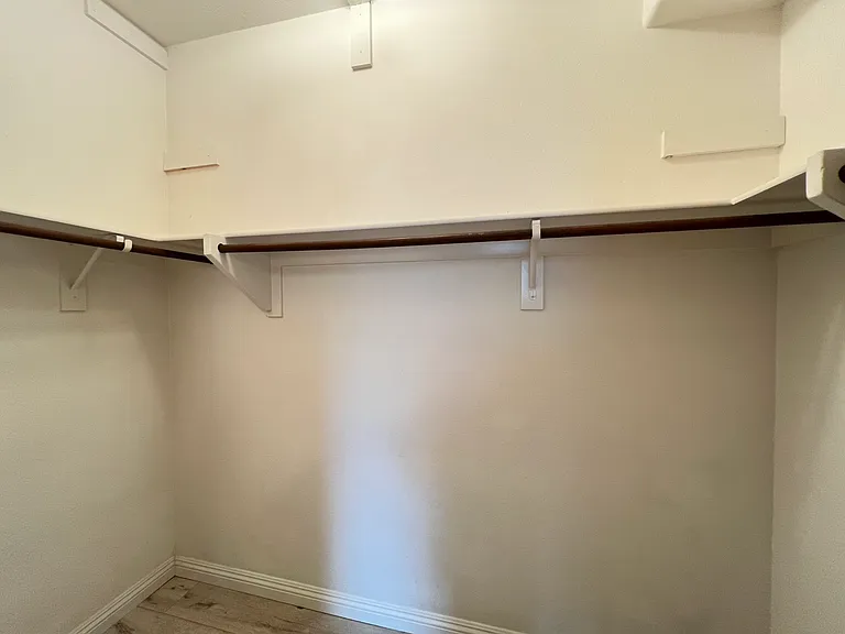 15907 Fountain Ln — Photo 20