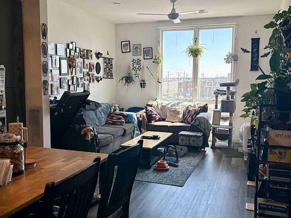 3rd image of 2559 Amber St #401