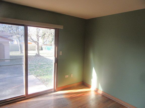 3rd image of 1582 Highland Ave