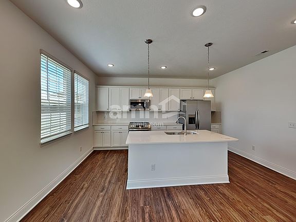 3rd image of 1077 Castor Dr