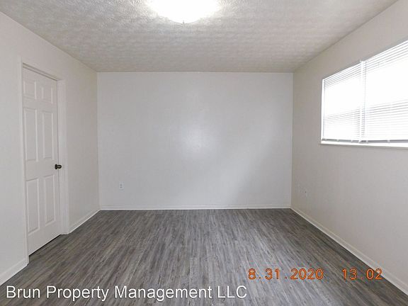 5th image of 3216 Garden Dr APT 1