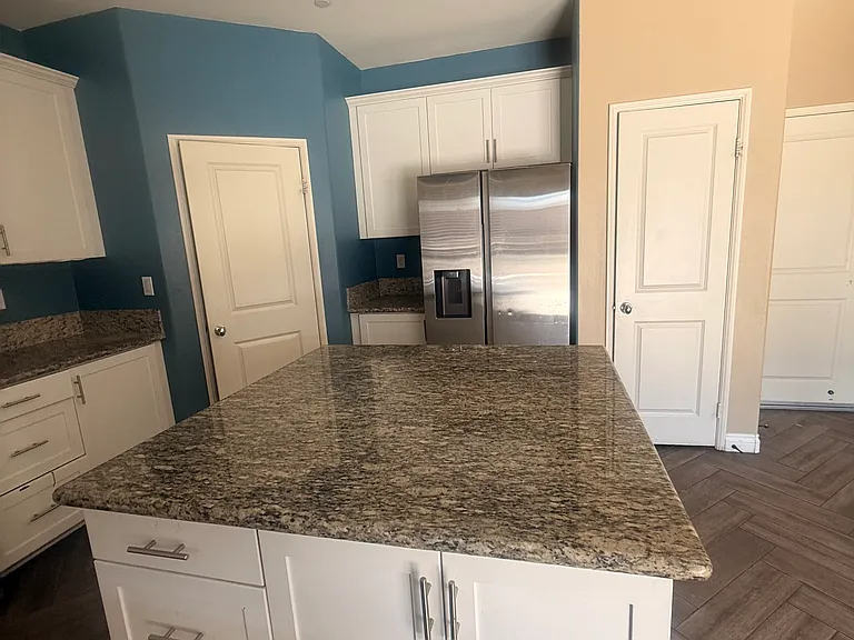 12992 Ivy Hill Ct — Photo 4