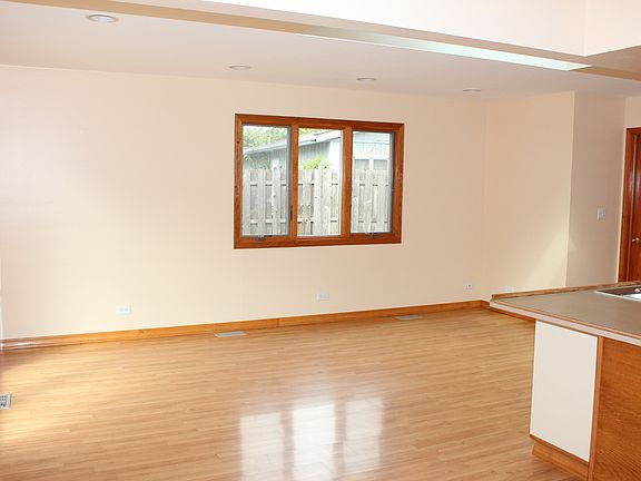3rd image of 18552 W Karen Ln
