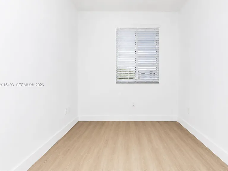 2610 NE 213th St #103 — Photo 6