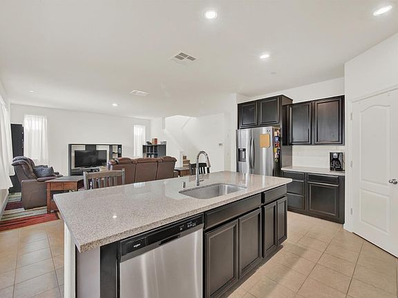 3rd image of 2370 Sheldon Dr