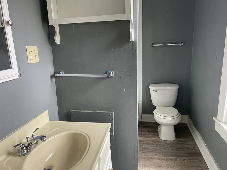 84 Rhodes Ave #4 — Photo 7