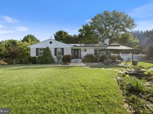 11140 Little Cove Point Rd, Lusby, MD 20657