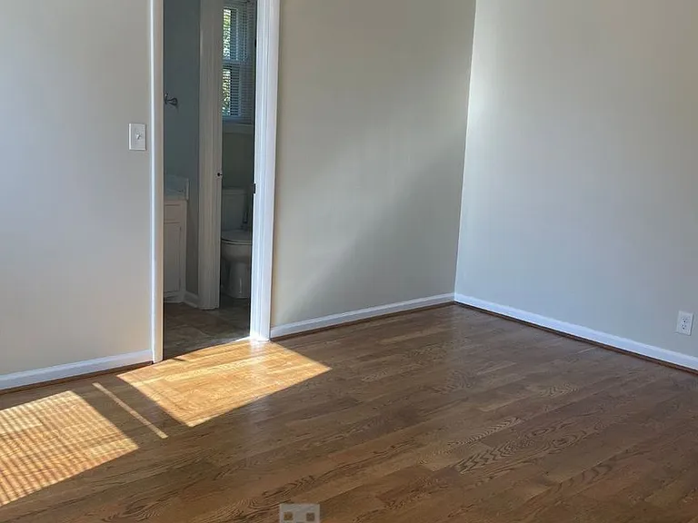 106 Graeme Dr — Photo 8