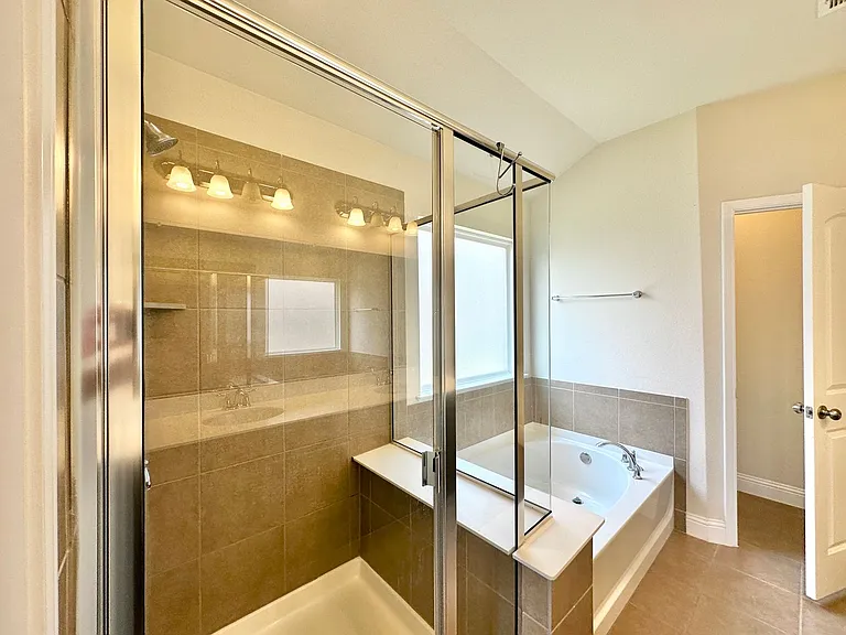 830 Old World Dr — Photo 16