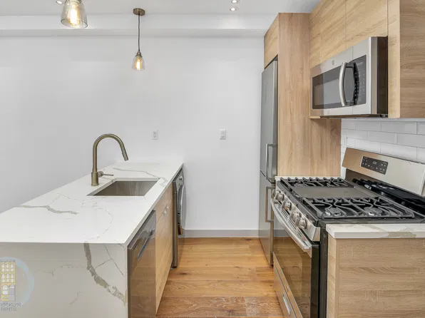 773 East 32nd Street image 1 of 10